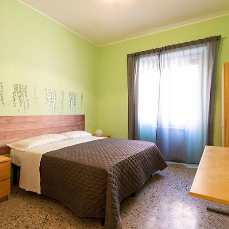 Di Fronte Alla Basilica Di San Paolo Apartment Рим Екстериор снимка